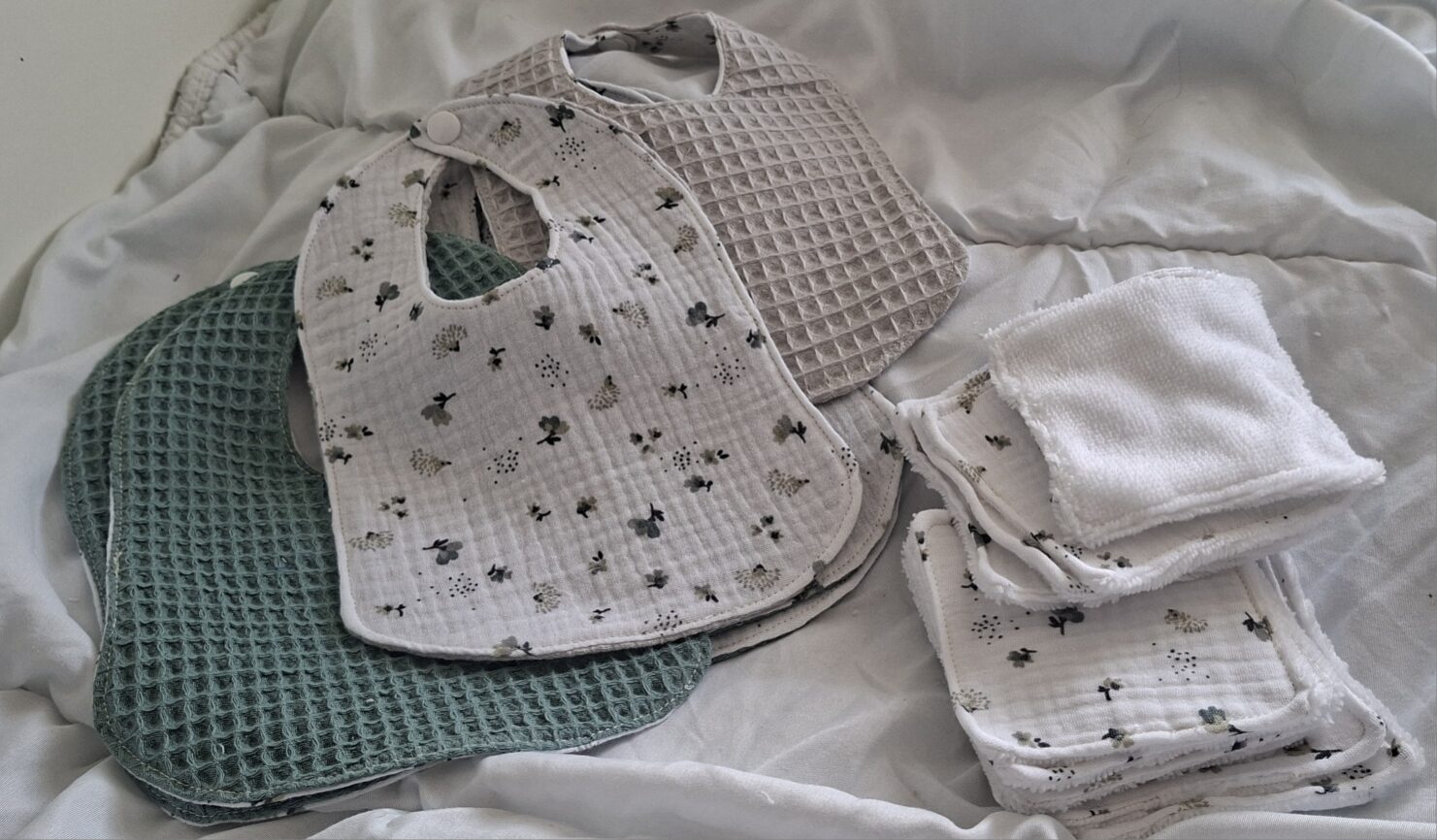 Kit naissance Bavoirs et Lingettes pour bébé – Image 3