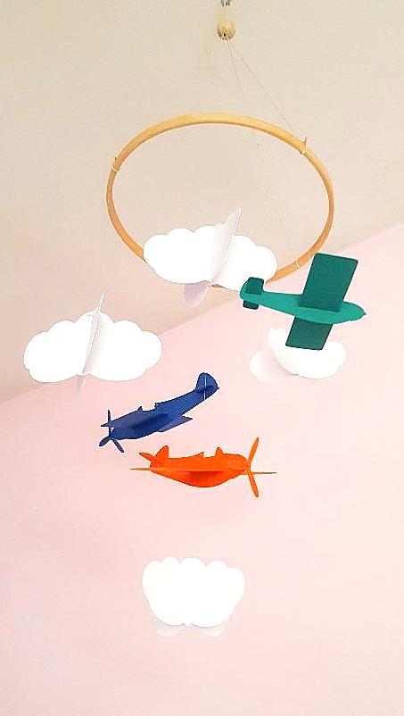 Mobile artisanal, une belle idée de cadeau pour une baby shower