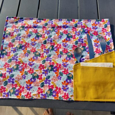 Set de table nomade avec range couvert inclus