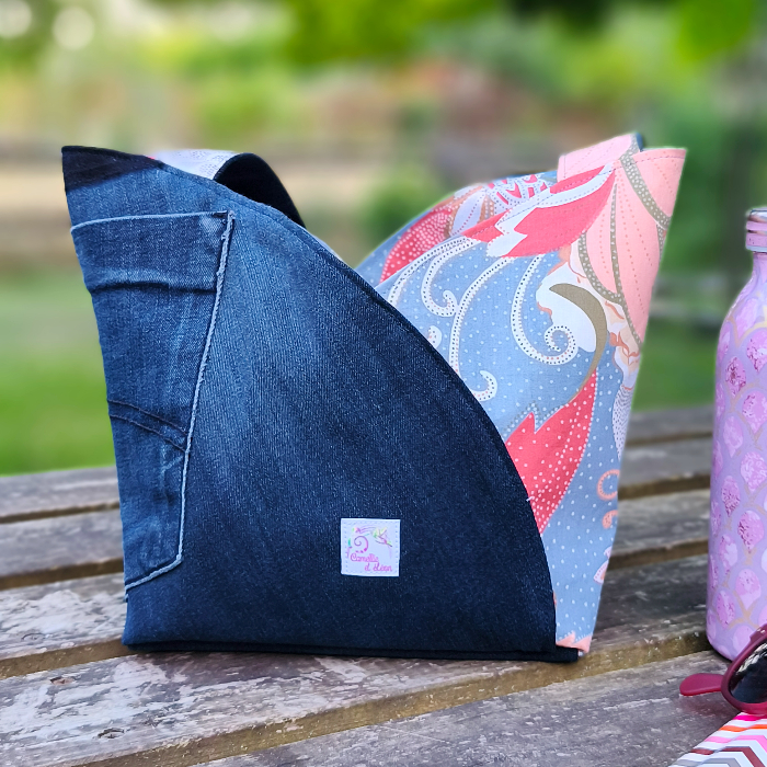 Sac Tulipe en jean et tissu fleuri upcyclés
