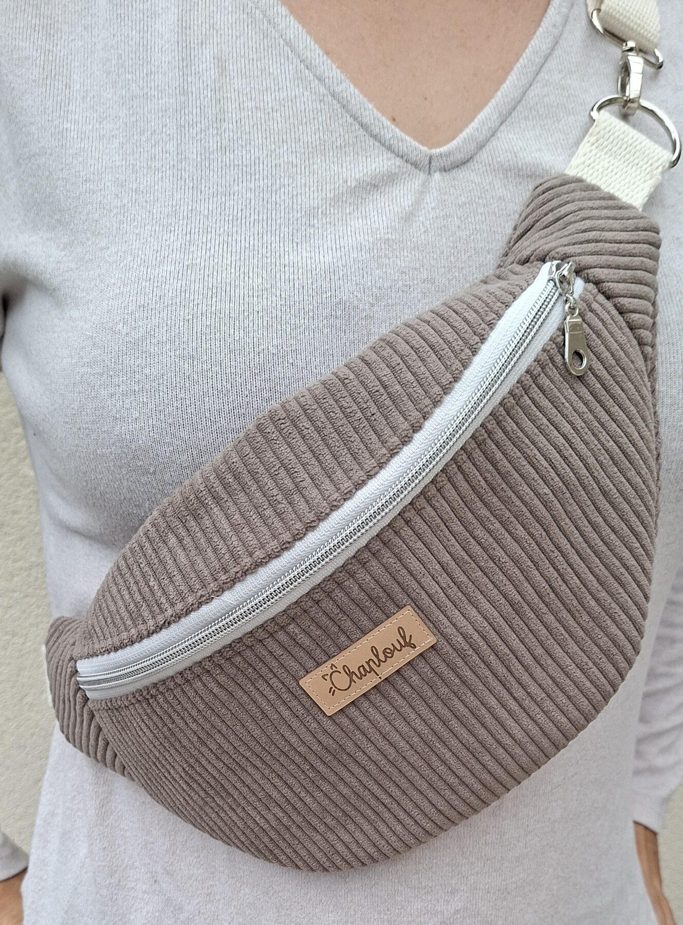 Sac banane velours côtelé collection Automne. Modèles uniques, tissus originaux, fabrication artisanale dans mon atelier gersois. – Image 2