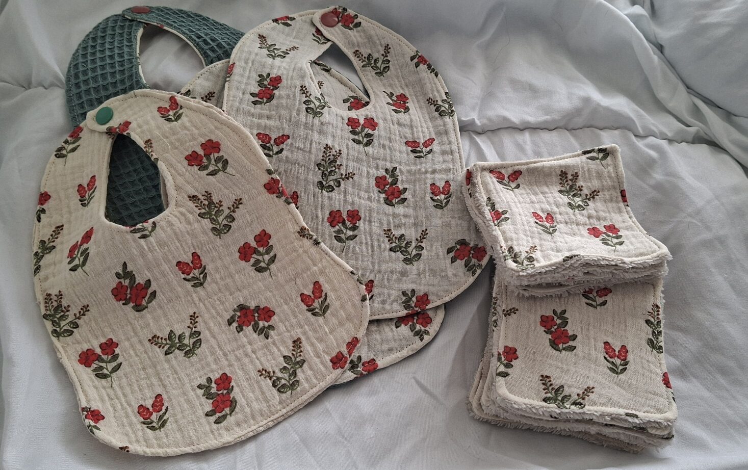 Kit naissance Bavoirs et Lingettes pour bébé – Image 11