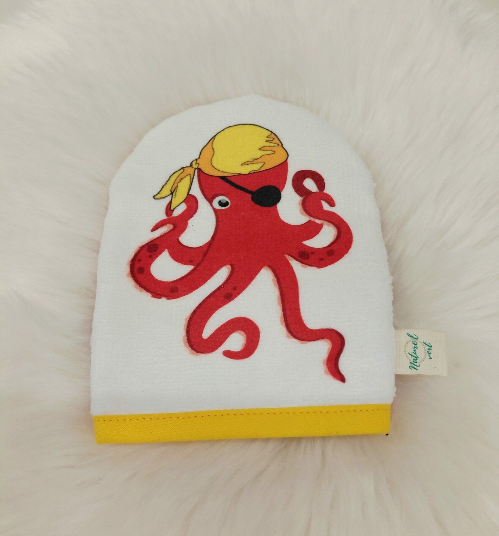 Mini-gants enfant en éponge de bambou – Fait main, motif pirate 🏴☠️ – Image 2