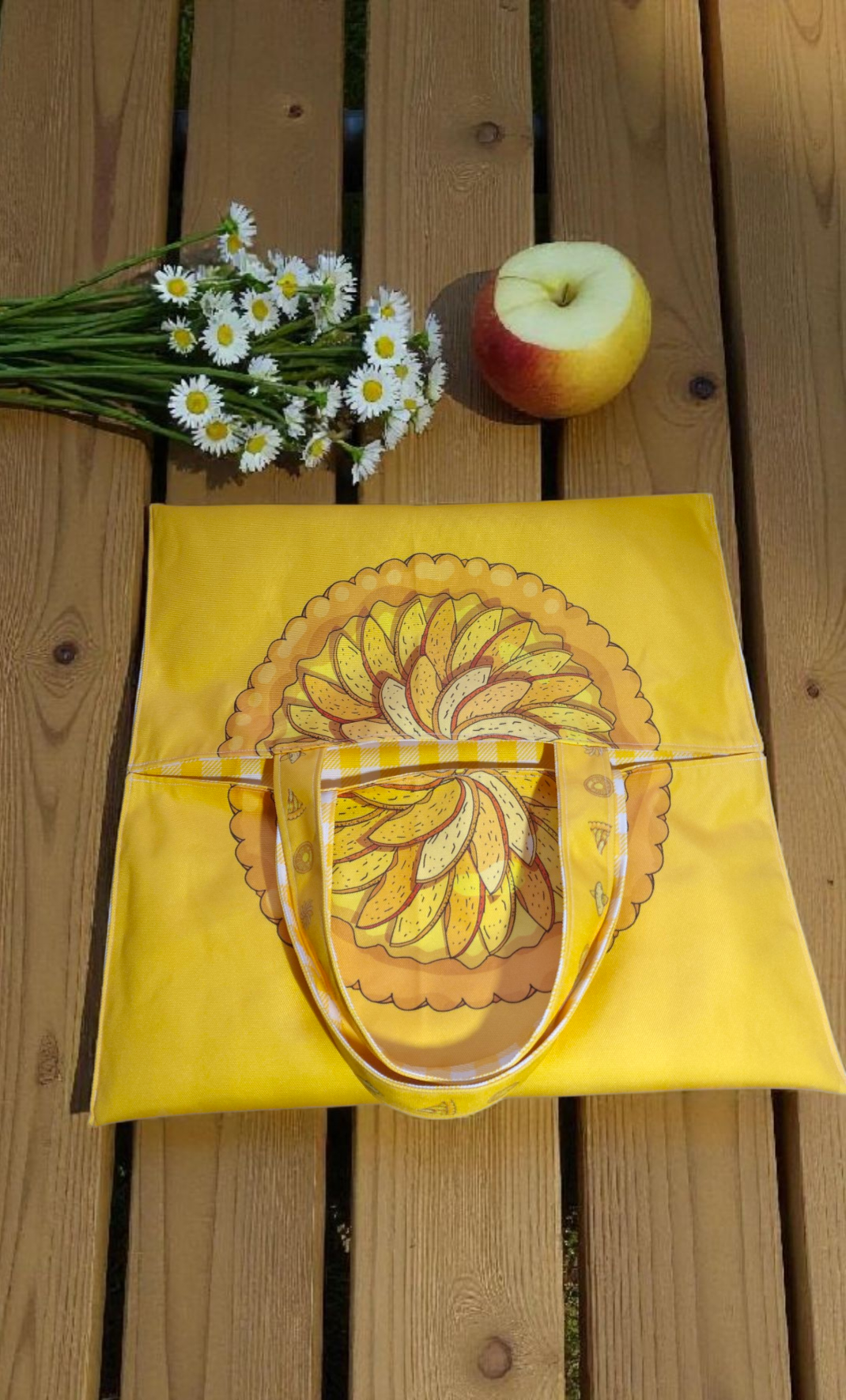 Sac à tarte réversible en tissu imperméable fait main – vichy jaune & motif tarte aux pommes – Oeko-Tex® – Image 5