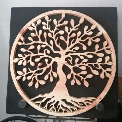 Arbre de vie en Pin cembro massif, fait main, teinte naturelle.