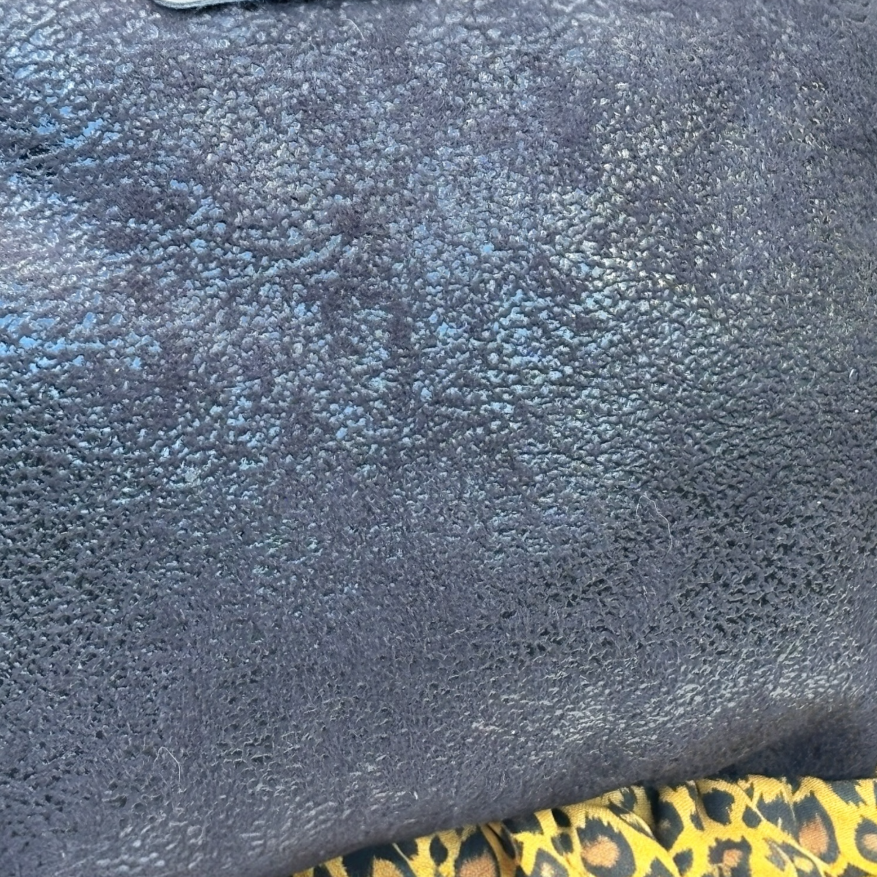 Sac bandoulière en simili cuir brillant et leopard- Création Artisanale Française – Image 3