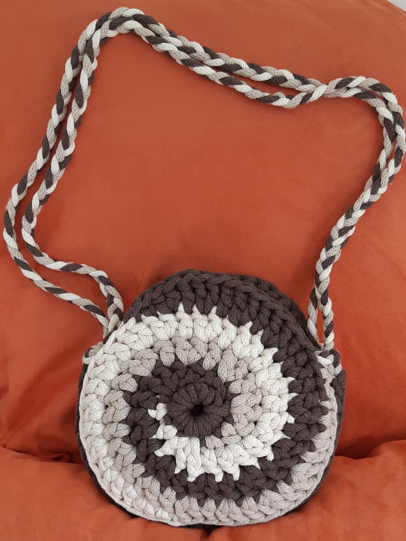 Sac à main spirale tricolore au crochet