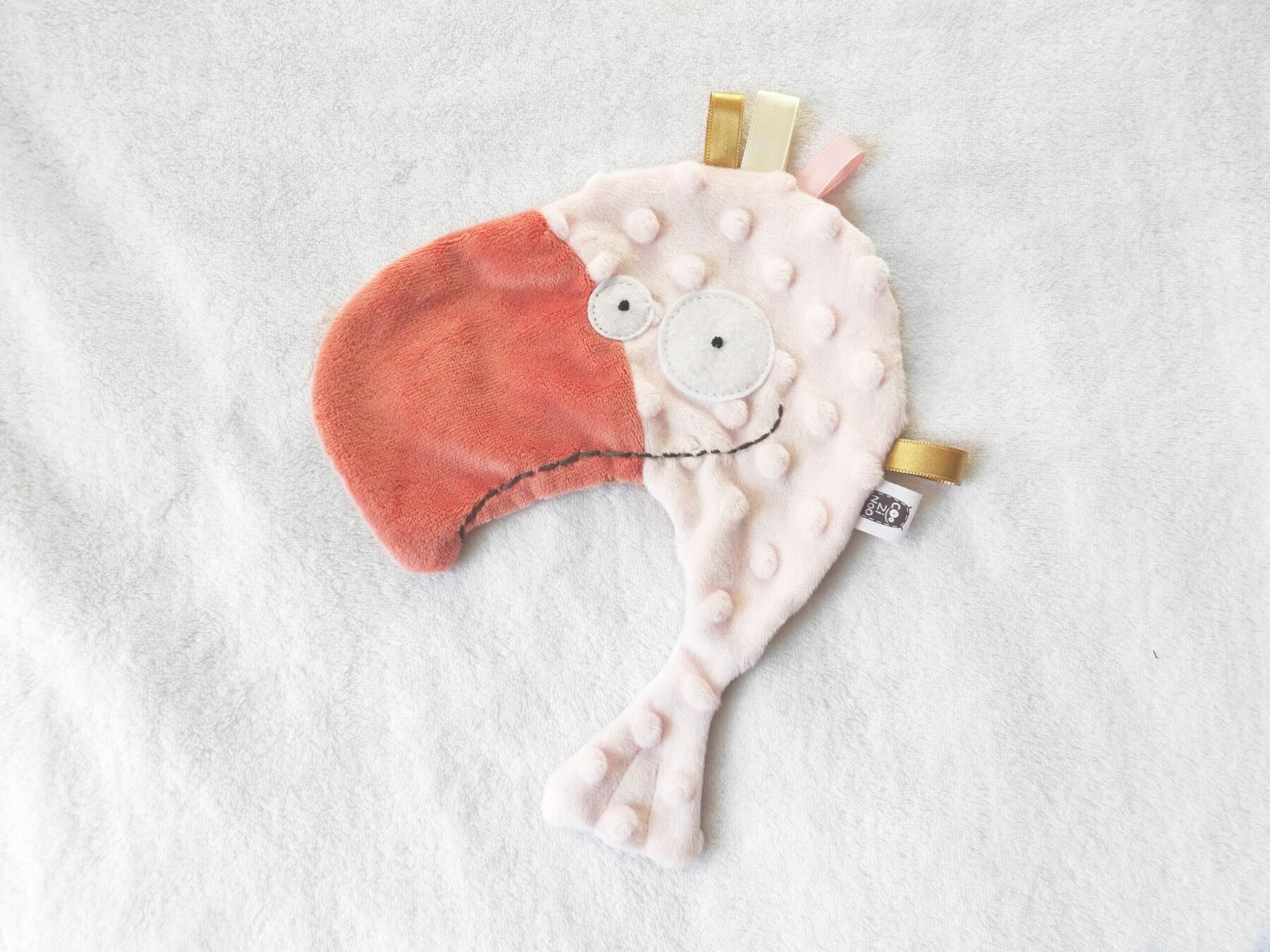 doudou plat étiquette perroquet
