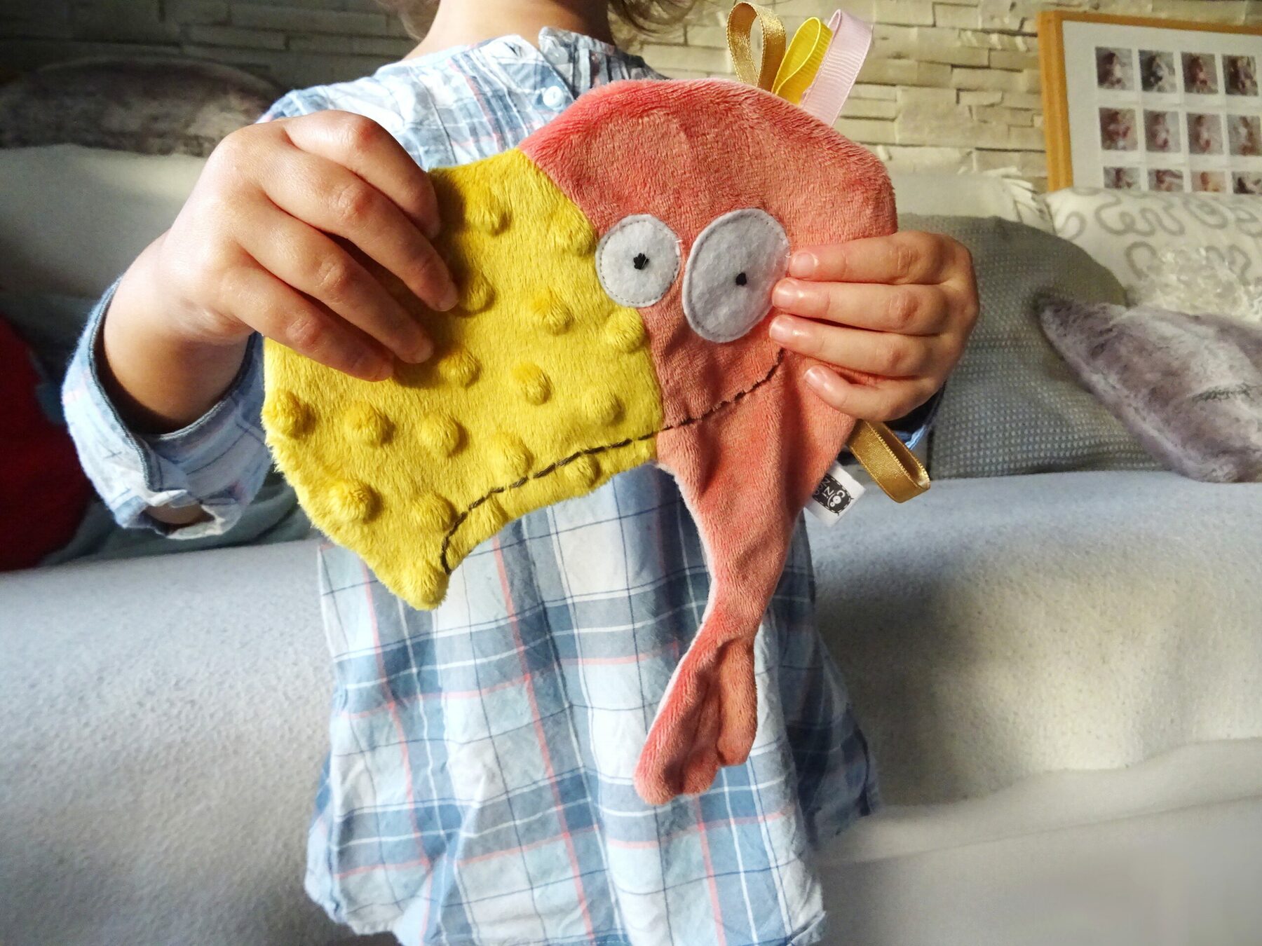 doudou plat étiquette perroquet