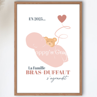 affiche d'un bébé avec un doudou