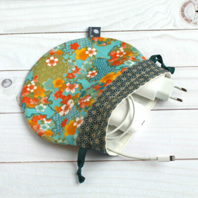 pochette cables et chargeurs