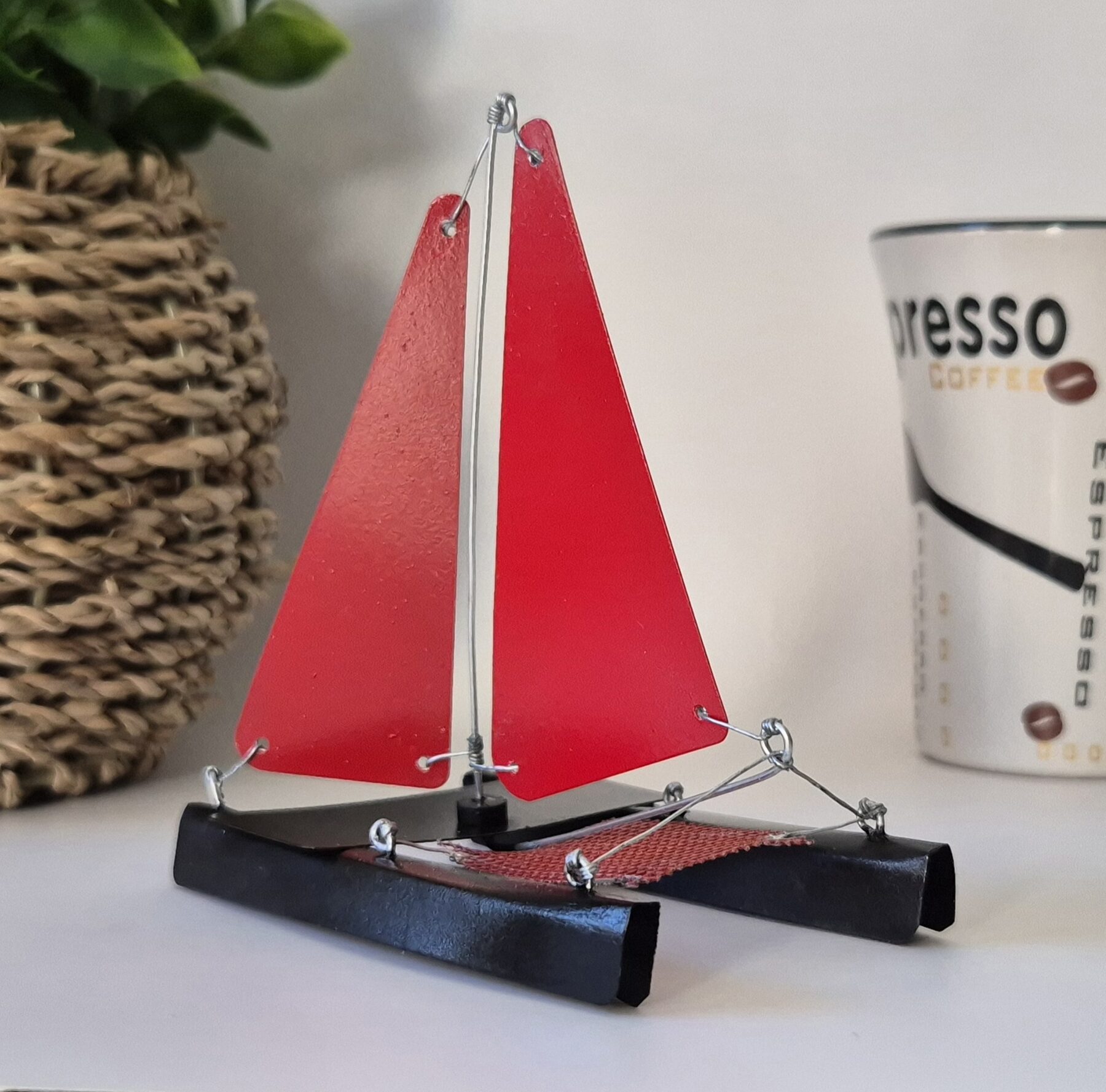 Bateau catamaran miniature décoratif – Image 5
