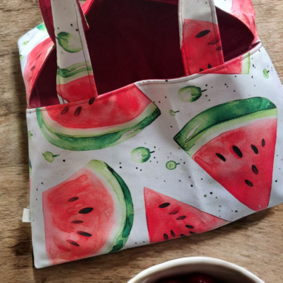 Le Sac à Tarte Réversible et Imperméable - Motif Pastèque, Élégance et Praticité