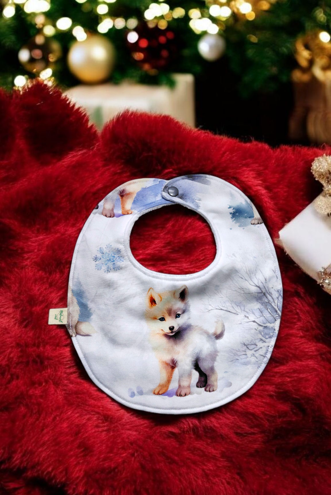 Bavoir bébé motif loup sur fond neigeux – fait main en coton premium et éponge de bambou Oeko-Tex® – Image 2