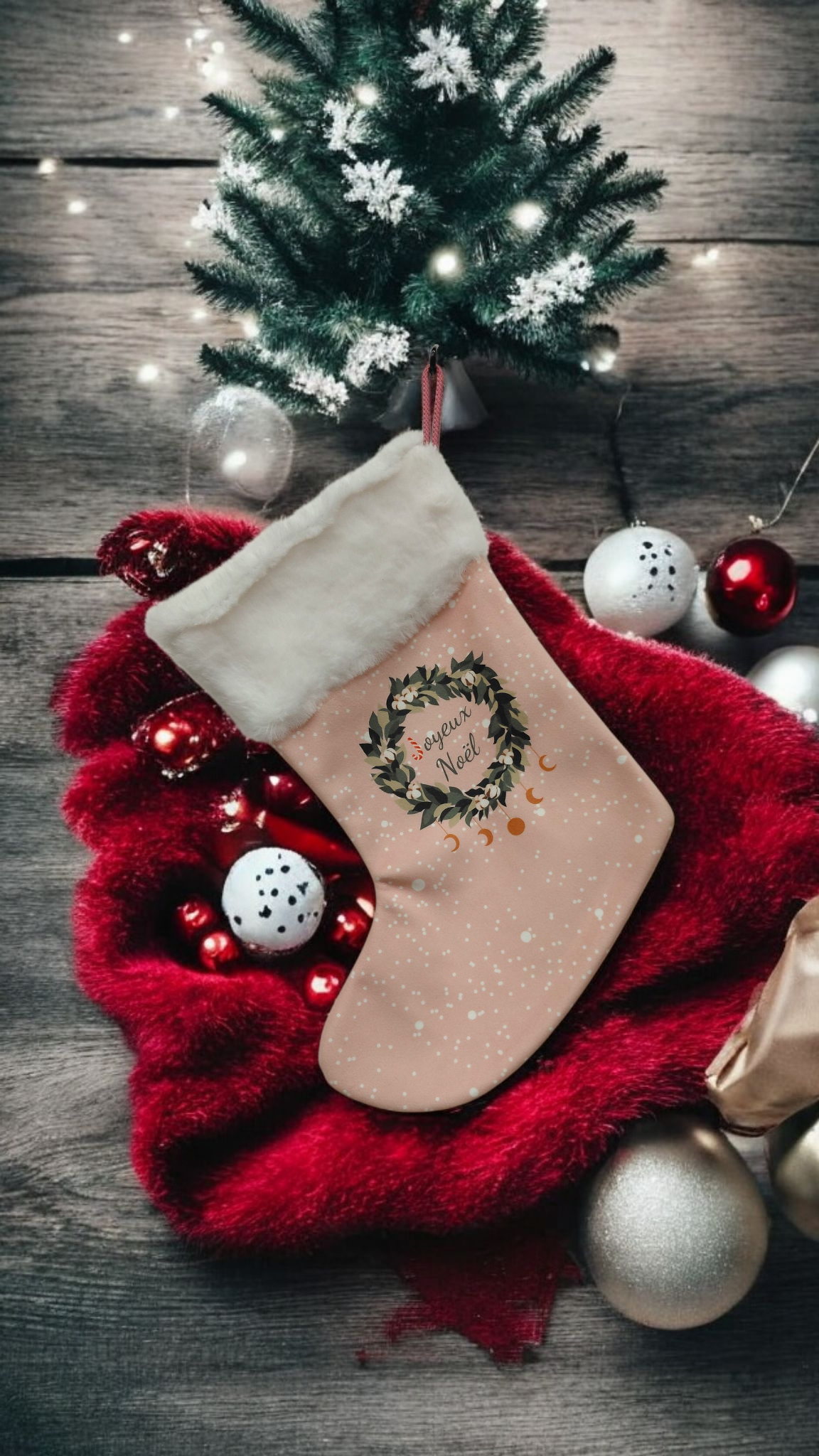 Chaussette de Noël en velours – Fait main & personnalisable – Image 2