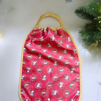 Bavoir Noël – Grande serviette de table enfant élastiquée – Fait main en éponge douce