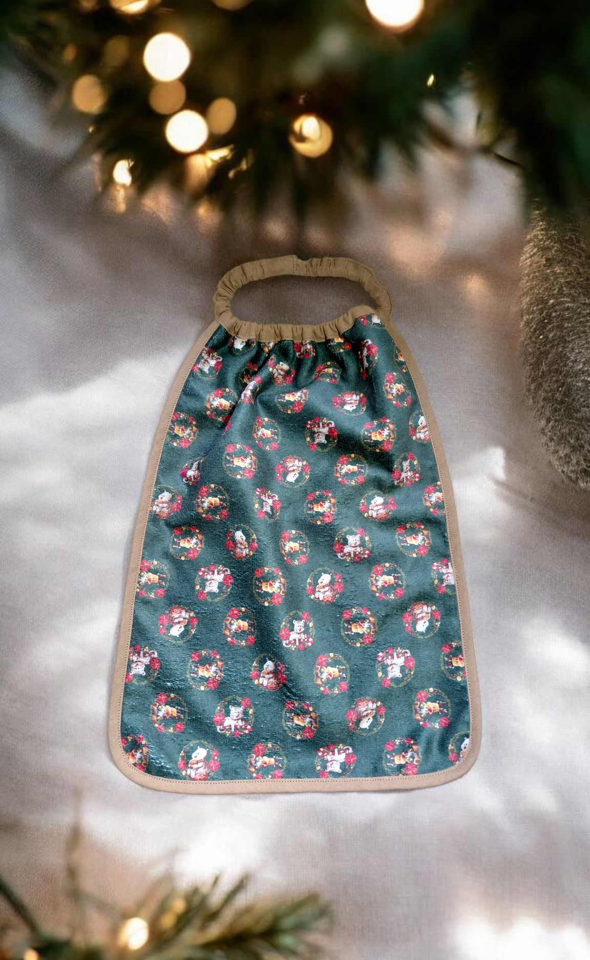 Bavoir Noël – Grande serviette de table enfant élastiquée – Fait main en éponge douce