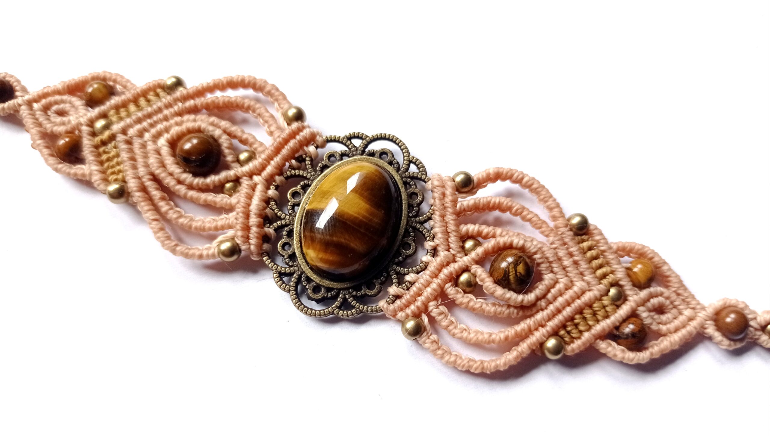 Bracelet cabochon oeil de tigre, micro macramé