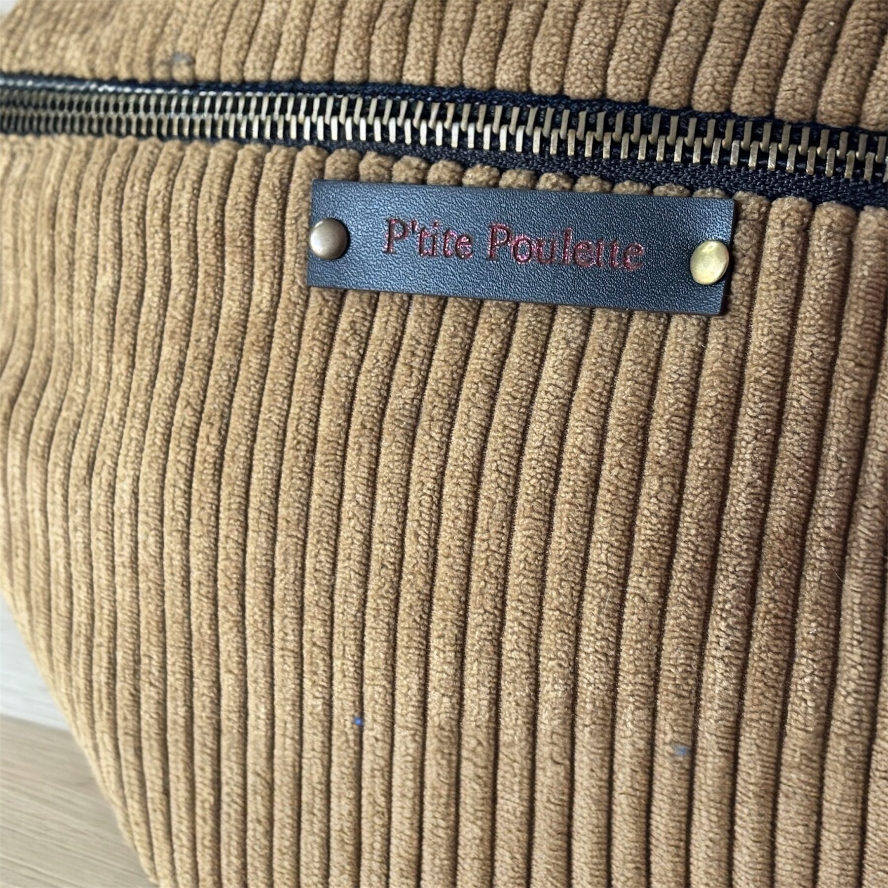 Sac banane en velours côtelé tabac et anse en coton pailletée – Image 3