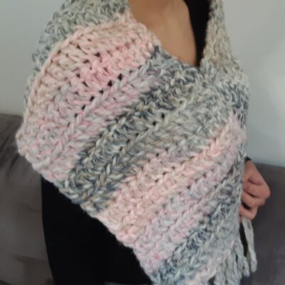 Chauffe épaule au crochet porté