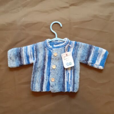 Gilet bébé tricoté mains bleu