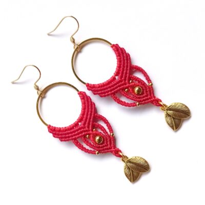 Boucles d'oreilles, micro macramé, rouge, acier inoxydable doré