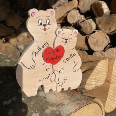 puzzle famille ours en bois avec coeur rouge