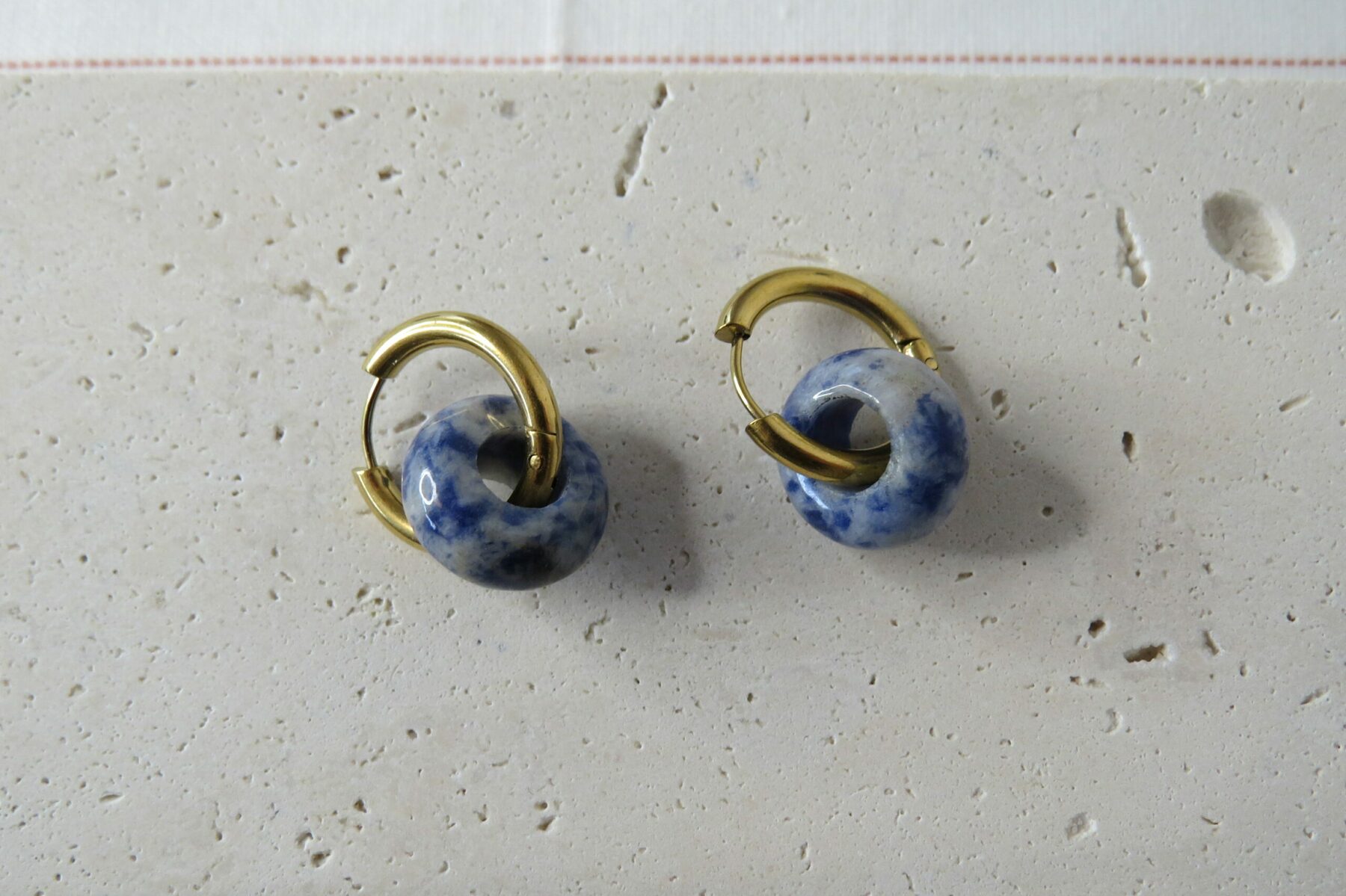 Boucles d’oreilles en sodalite et acier inoxydable – Image 3