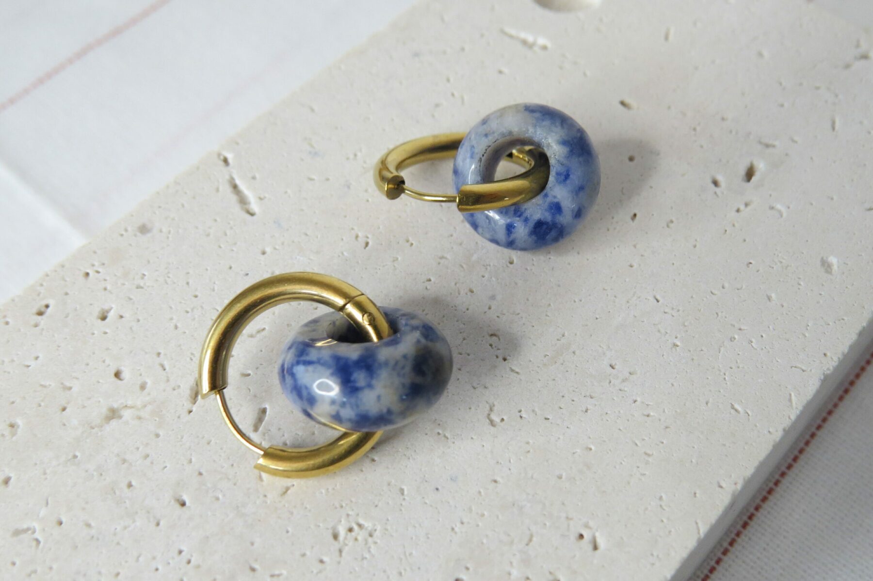 Boucles d’oreilles en sodalite et acier inoxydable