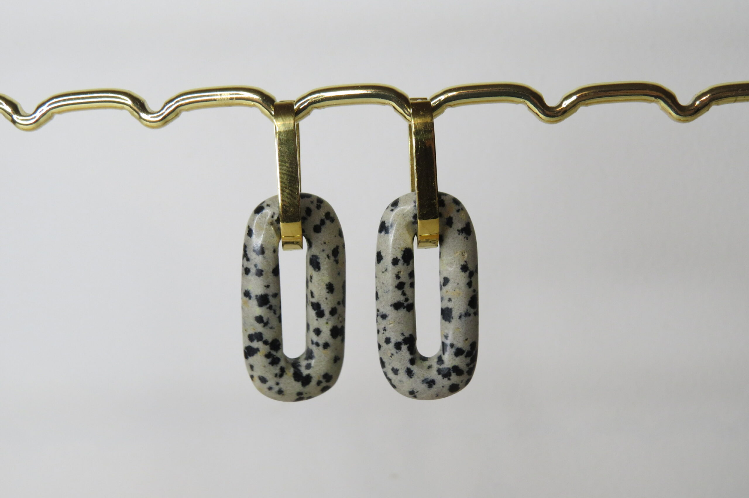 Boucles d’oreilles en jaspe dalmatien et acier inoxydable