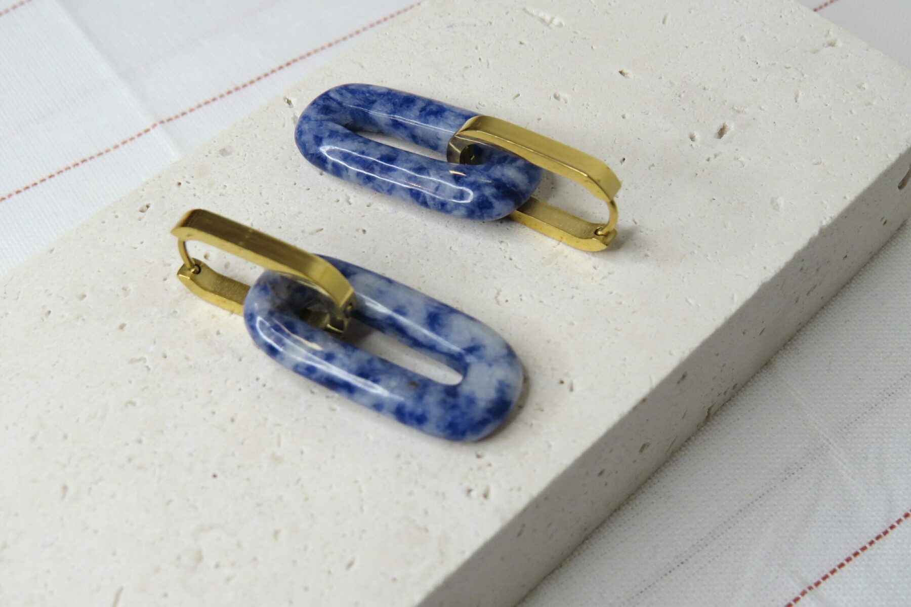 Boucles d’oreilles en sodalite et acier inoxydable – Image 3