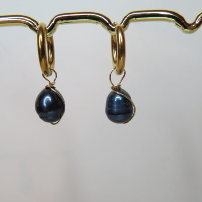 Boucles d'oreilles Vaiana en perles d'eau douce noir nacré