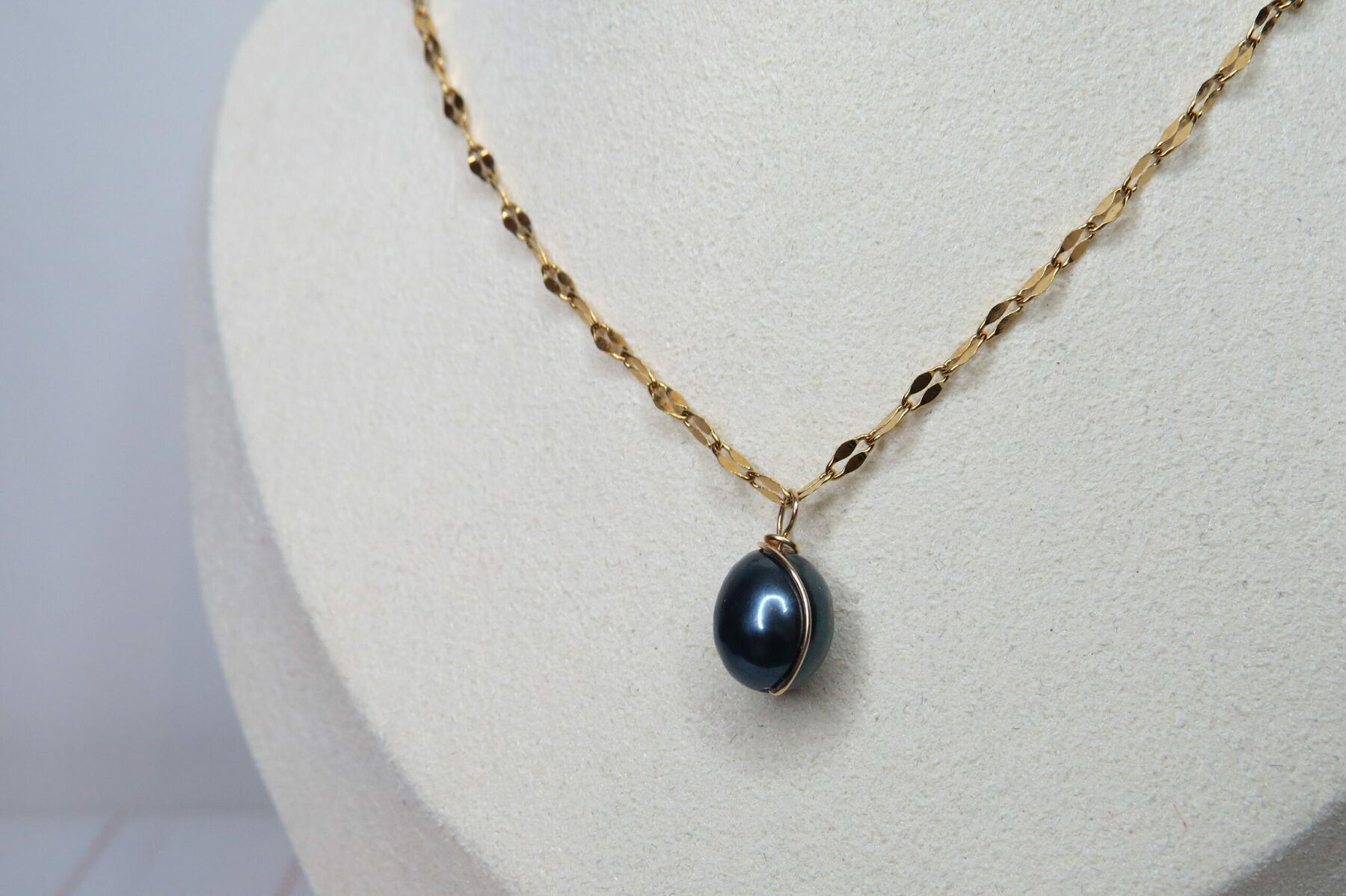 Collier Vaiana - Perle d’eau douce et acier inoxydable – Image 2