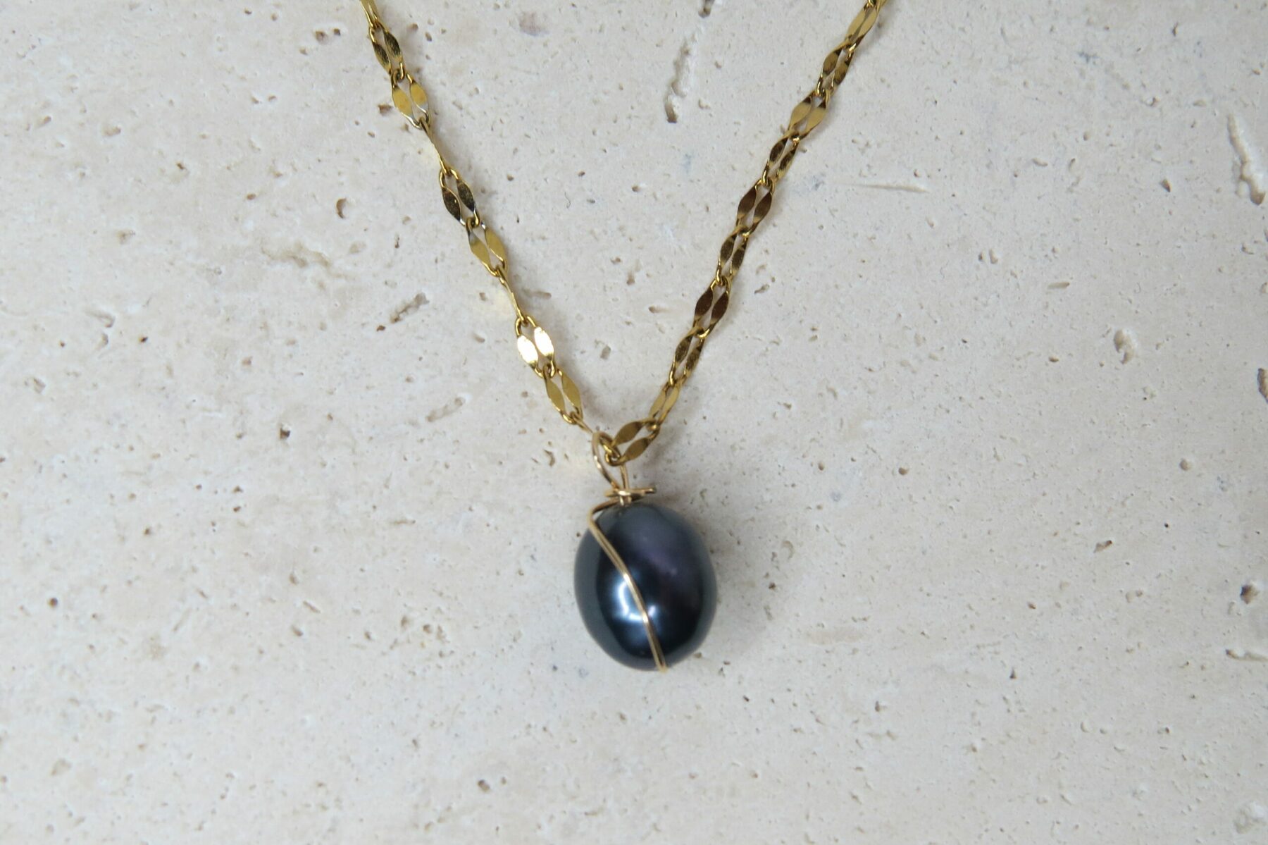 Collier Vaiana - Perle d’eau douce et acier inoxydable – Image 4
