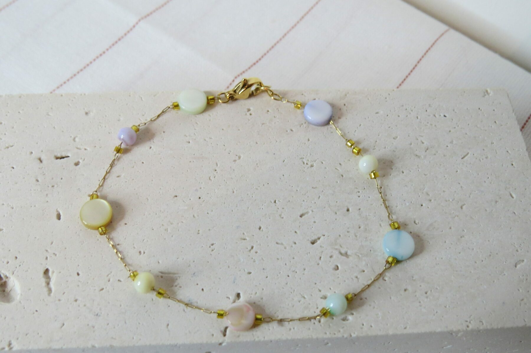 Bracelet nacre et fermoir acier inoxydable