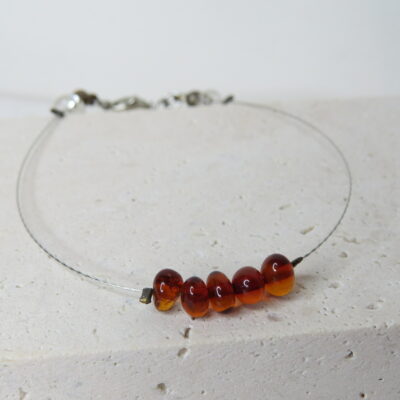Bracelet pierre ambre sur câble