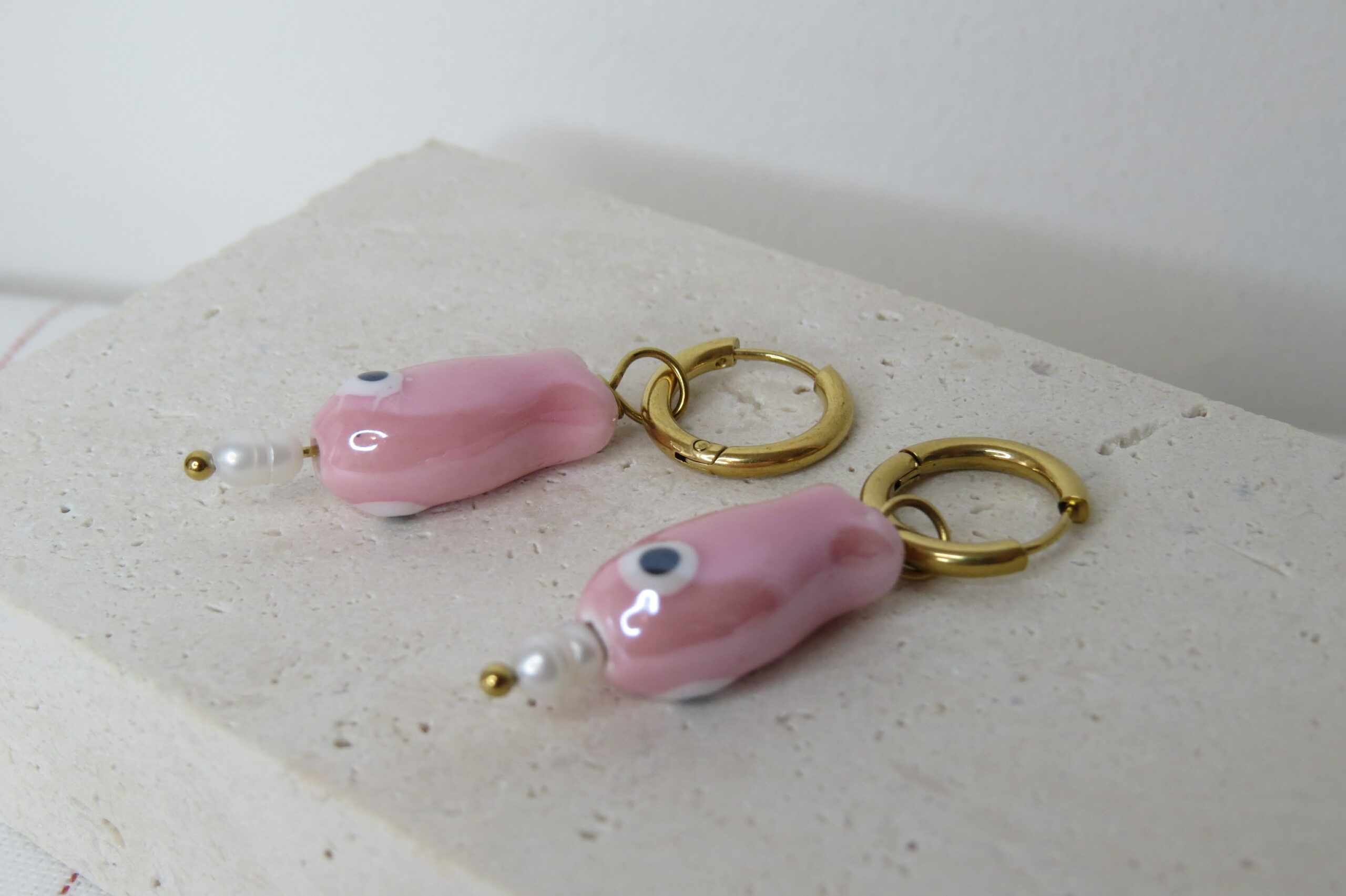 Boucles d’oreilles poisson acier inoxydable et céramique – Image 3