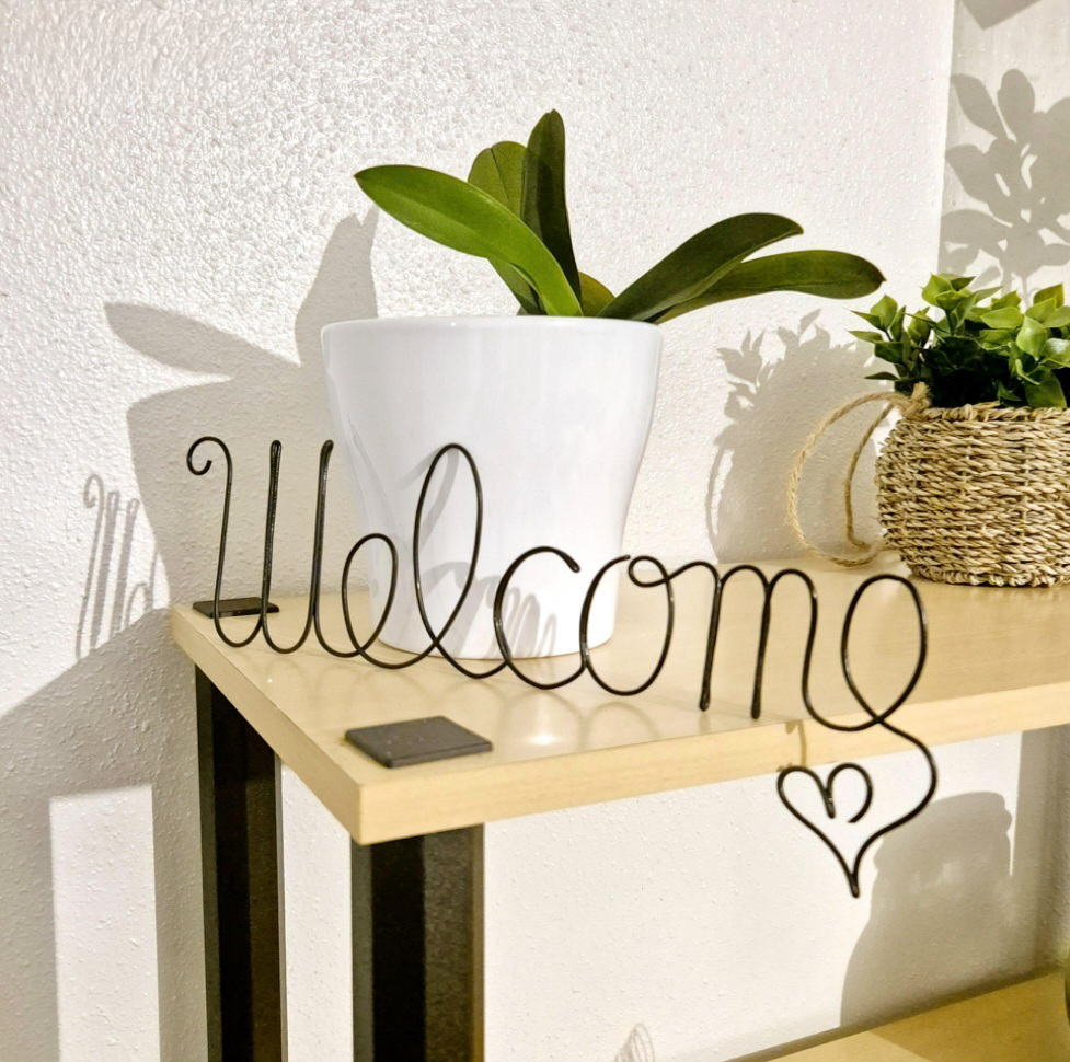 Mot Welcome en fil d'aluminium, décoration murale à accrocher