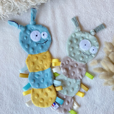 doudou plat étiquettes chenille