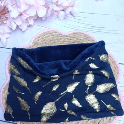 tour de cou bleu feuilles or