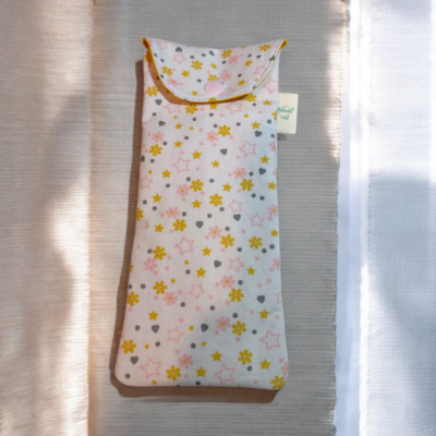 Pochette multifonction motif étoiles,fleurs et coeurs – étui brosse à dents, range couverts, lunettes ou stylos – fait main