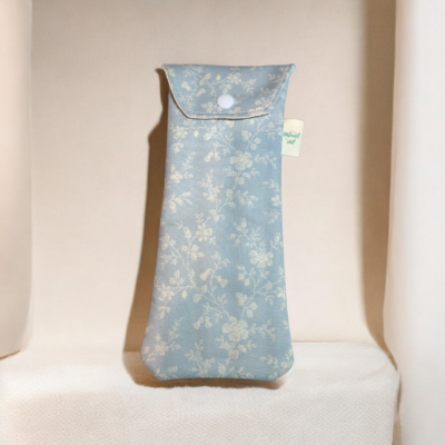 Pochette multifonction motif floral bleu – étui brosse à dents, range couverts, lunettes ou stylos – fait main