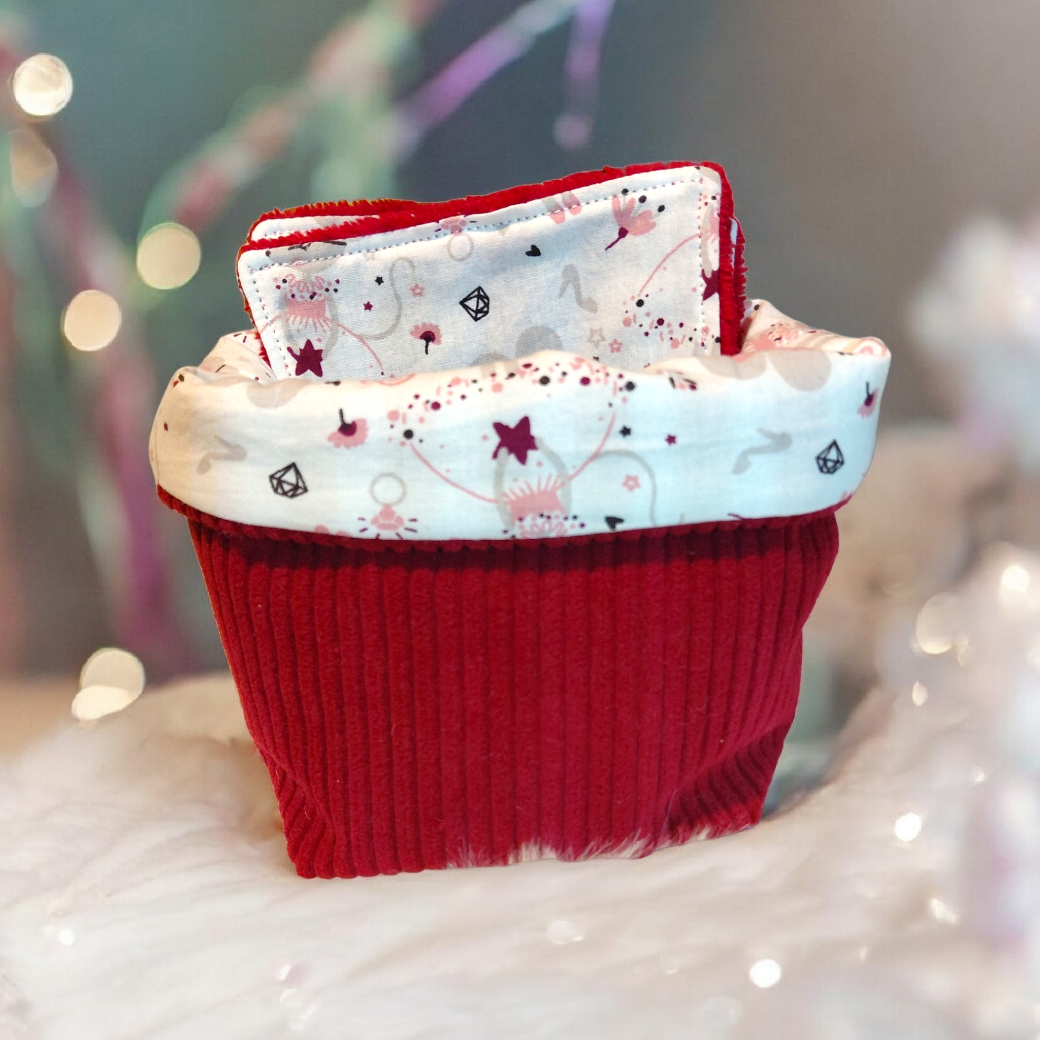 Panier bébé en velours côtelé & coton imprimé « souris princesse » + 4 lingettes – Pièce unique – Cadeau naissance