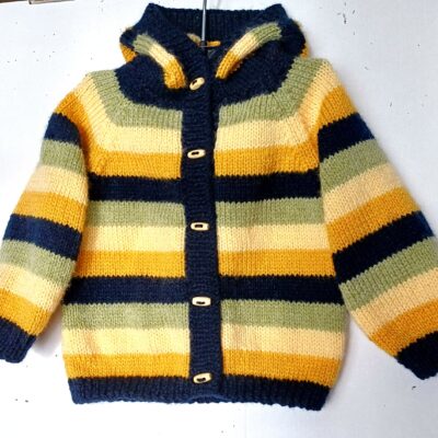 Gilet à capuche, tricoté à la main pour bébé de 1 an