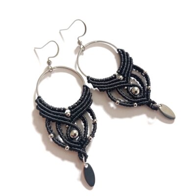 Boucles d'oreilles, micro macramé, noir, acier inoxydable