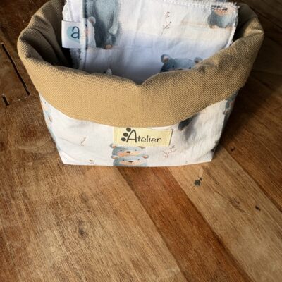 Panières réversibles avec 8 lingettes motif Ours bleu.