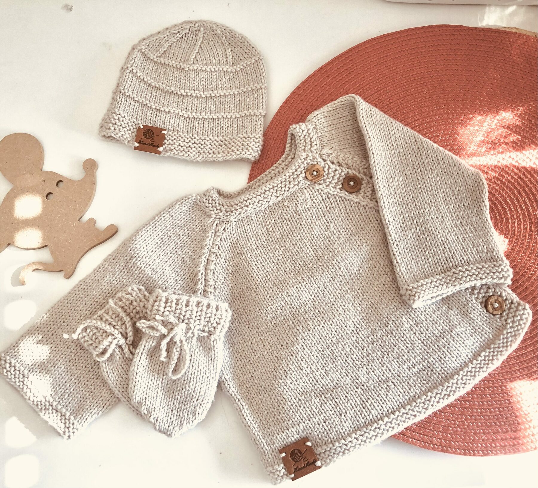 Coffret brassiere Doucine 3 pieces: avec bonnet et moufles – Image 4