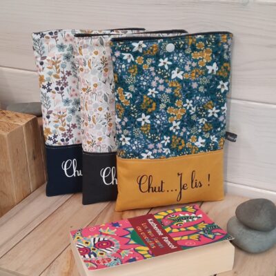 Pochette à livre de poche