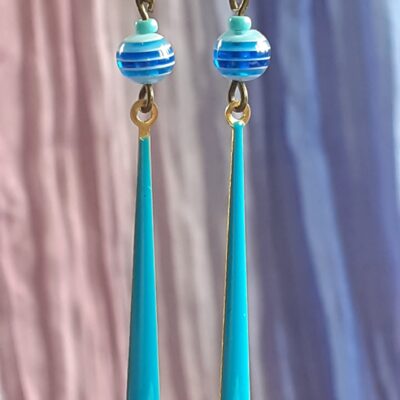 Boucles d'oreilles légère pendante couleur bleu