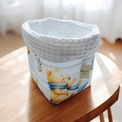 Panier à lingettes réversible en coton – Motif ourson en voyage & éponge nid d’abeille
